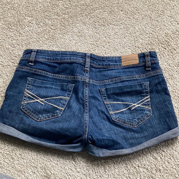 Aeropostale dark jean shorts - Picture 2 of 2